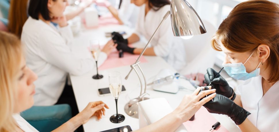 group-of-women-on-manicure-procedure-beauty-salon-2KEWBEZ.jpg group-of-women-on-manicure-procedure-beauty-salon-2KEWBEZ.jpg